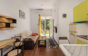 Lovely Apartment In Novi Vinodolski