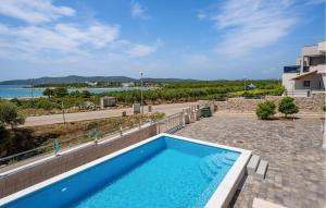 Beautiful Apartment In Sibenik With Wifi 