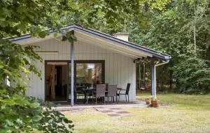 3 Bedroom Stunning Home In Vig - Store Fuglede