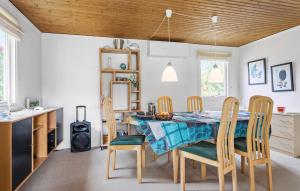 3 Bedroom Cozy Home In Juelsminde