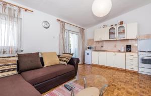 Stunning Apartment In Rab With Wifi