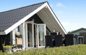 3 Bedroom Awesome Home In Juelsminde