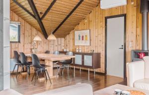 3 Bedroom Awesome Home In Juelsminde