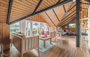 3 Bedroom Awesome Home In Juelsminde