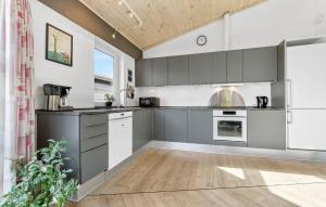 Nice Home In Ebeltoft With Sauna