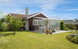 2 Bedroom Awesome Home In Otterup