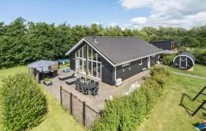 Gorgeous Home In Tarm With Kitchen - Fjerbæk