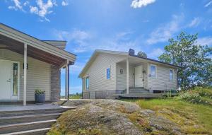 4 Bedroom Stunning Home In Stathelle