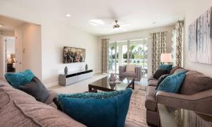 Spacious 8 Bdrm Abode with Spillover Spa in Encore