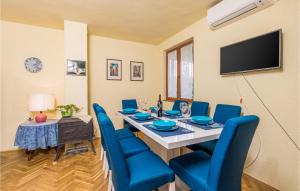 3 Bedroom Gorgeous Home In Karlobag 
