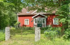 Amazing Home In Sävsjö With Wifi - 赛夫舍