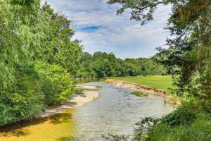 Family Tradition Glenwood Cabin with River Access!