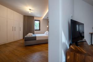 Four-Bedroom Deluxe Apartment room in Live Life Plaka