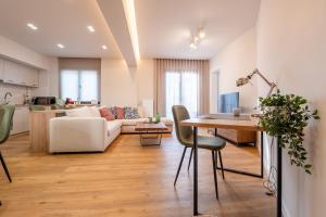 Live Life Plaka Apartment