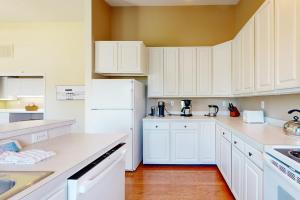 Spring Lake --- 38131 West Drive #726