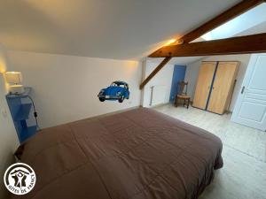 Maisons de vacances Grange renovee avec piscine privative - 4 ch, jardin clos, a 7 km d'Indian Forest - FR-1-426-304 : photos des chambres
