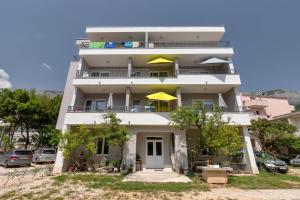 Apartments by the sea Tucepi, Makarska - 23256 
