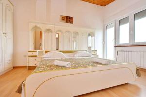 Holiday house with a parking space Kastel Stafilic, Kastela - 23408