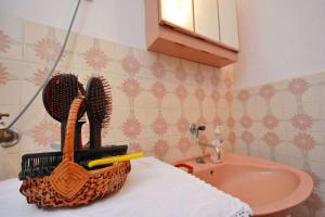 Holiday house with a parking space Kastel Stafilic, Kastela - 23408