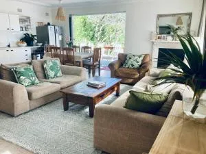 Alkira House Freshwater Beach 5 mins to Manly - Curl Curl