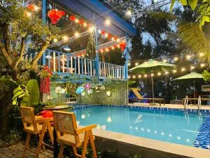 Charming and Spacious Beach Homestay 4 Rooms 1 Pool Entire Palace - Hà Bàng