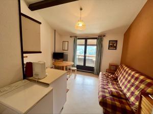 Appartement T2 cabine proche pistes avec balcon et casier à skis - FR-1-787-13