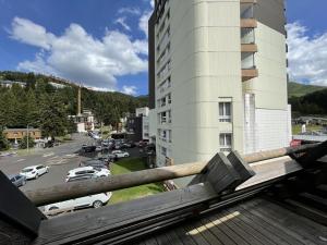 Studio charmant avec balcon, au pied des pistes, tout équipé, 1er étage, parking, casier à skis - FR-1-787-19