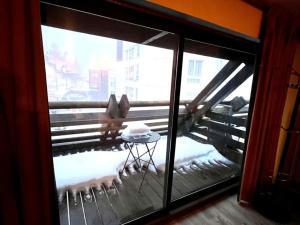 Studio charmant avec balcon, au pied des pistes, tout équipé, 1er étage, parking, casier à skis - FR-1-787-19