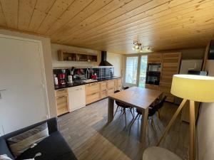 Bel appartement duplex proche des pistes avec balcon et parking - FR-1-787-16
