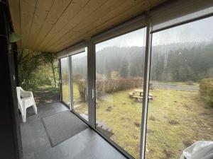 Grand chalet mitoyen dans secteur calme et ensoleillé - FR-1-787-38