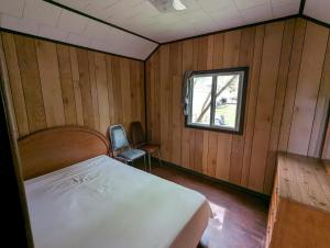 Tiny Wood Cottage 10
