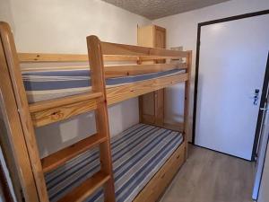Appartements Studio cosy, balcon Sud-Est, a deux pas des pistes et commerces - FR-1-787-36 : photos des chambres
