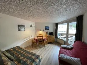 Studio-cabine cosy: au pied des pistes, balcon Sud-Est, commerces et patinoire à proximité - FR-1-787-42 - 米拉