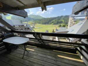 Studio confortable avec balcon plein sud, à côté des pistes et commerces - FR-1-787-23