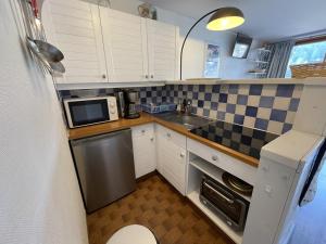 Appartements Studio confortable avec balcon plein sud, a cote des pistes et commerces - FR-1-787-23 : photos des chambres