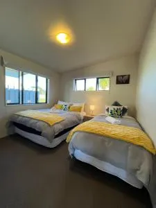 Spa, mountain views & a gas fireplace - Horopito