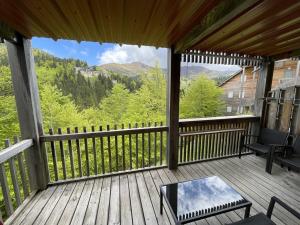**Appartement T3 avec Terrasse, Parking et Proche Pistes** - FR-1-787-48