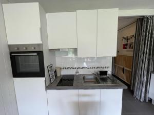 Appartements Studio en centre station avec balcon, WiFi - FR-1-787-71 : photos des chambres