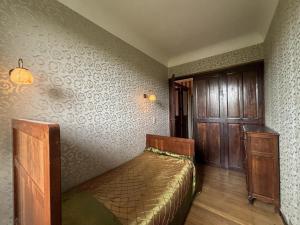 Appartements Villa de charme avec jardin clos, proche de Vichy, ideale pour sejours en famille - FR-1-489-533 : Studio