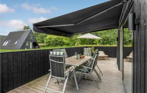 2 Bedroom Cozy Home In Farsø