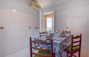 Stunning Apartment In Marina Di Caronia