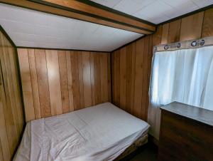 Tiny Wood Cottage 15