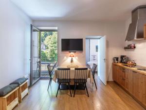 Appartement cosy à Cauterets avec balcon, centre-ville, 2 chambres, pour 4 à 6 personnes - FR-1-401-296