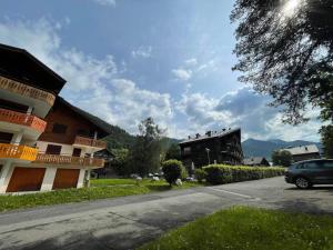 Studio au pied des pistes avec terrasse, parking et animaux acceptés! - FR-1-692-102