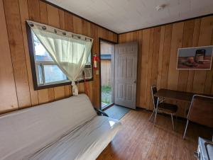 Tiny Wood Cottage 16