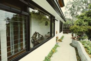 Chic Suite with Mountain View and Zen Room Access