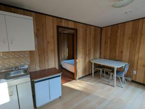 Tiny Wood Cottage 20