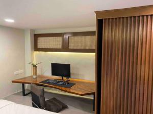 Cozy Suite with Private Bathtub, Kitchen & Parking