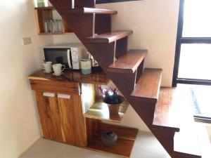 Romantic Loft Escape! Cozy Stay and Free Parking