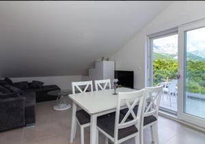 Apartman PINK Živogošće